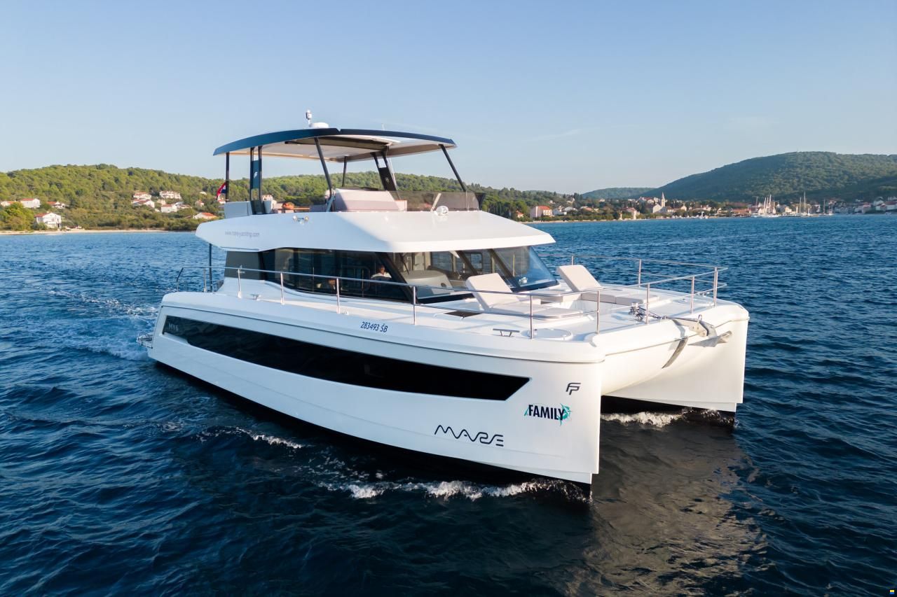 Fountaine Pajot MY 6