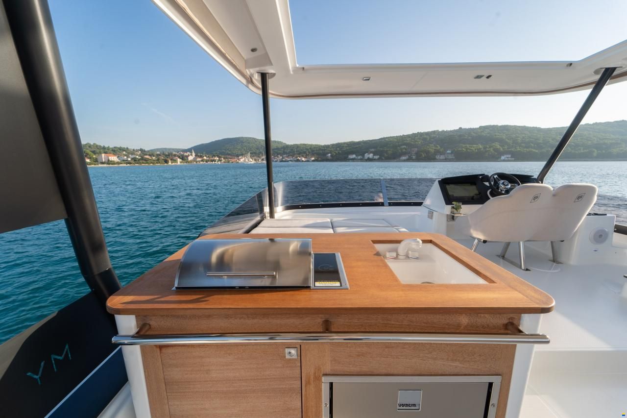 Fountaine Pajot MY 6