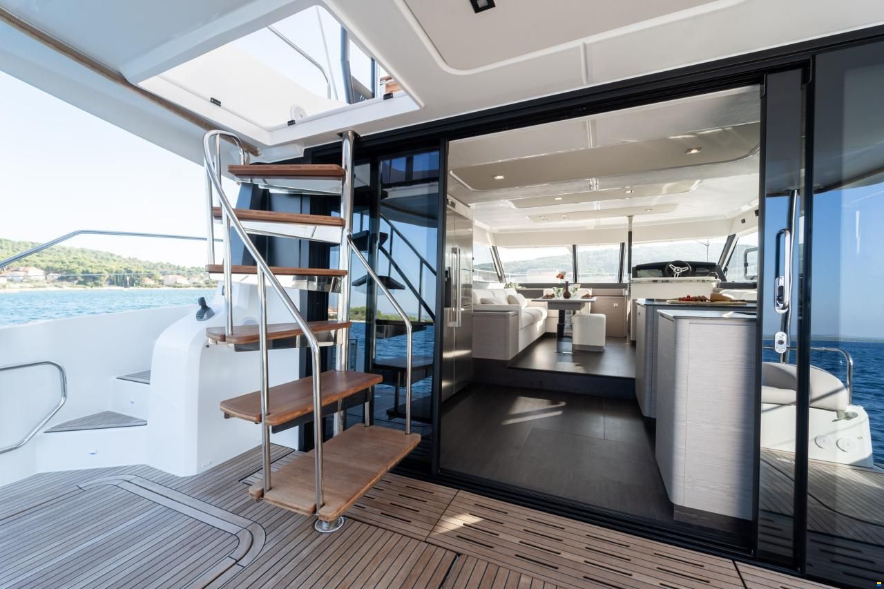 Fountaine Pajot MY 6