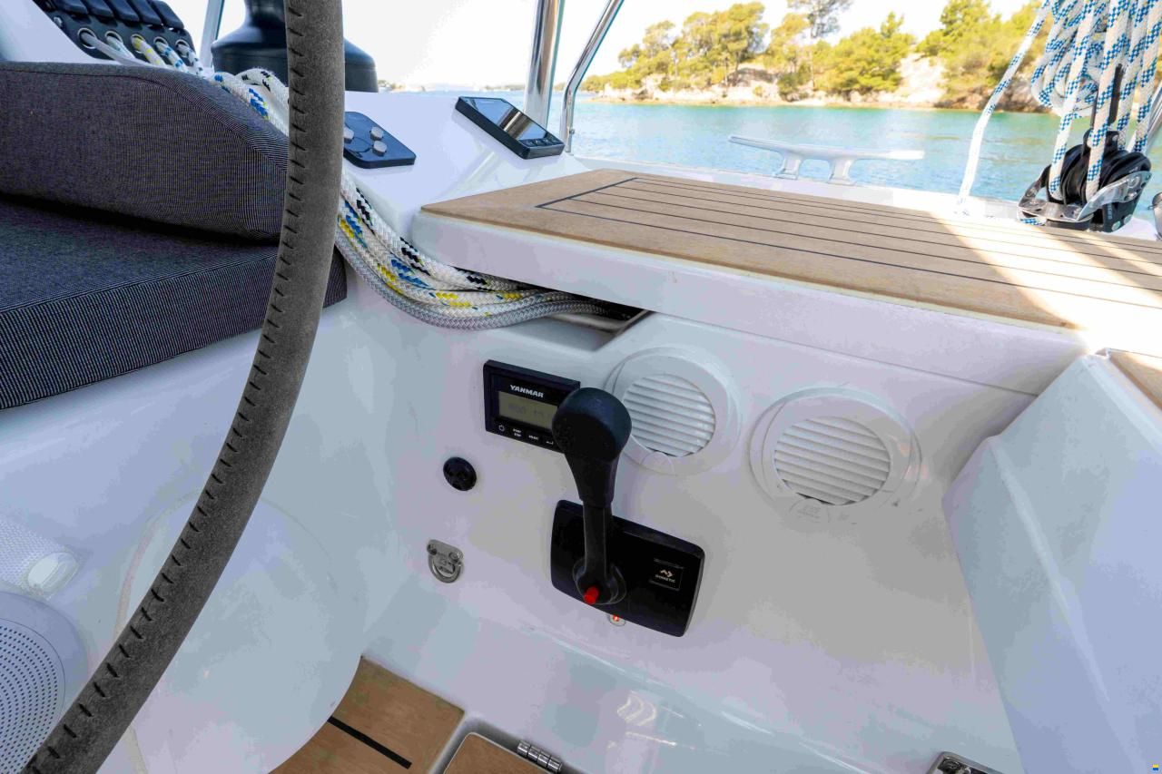 Hanse 410