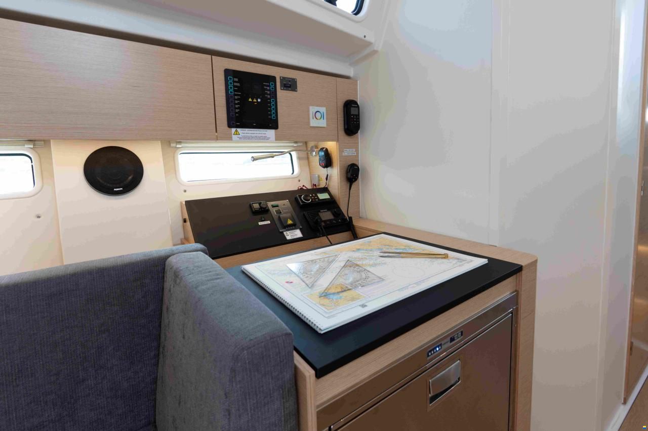 Hanse 410