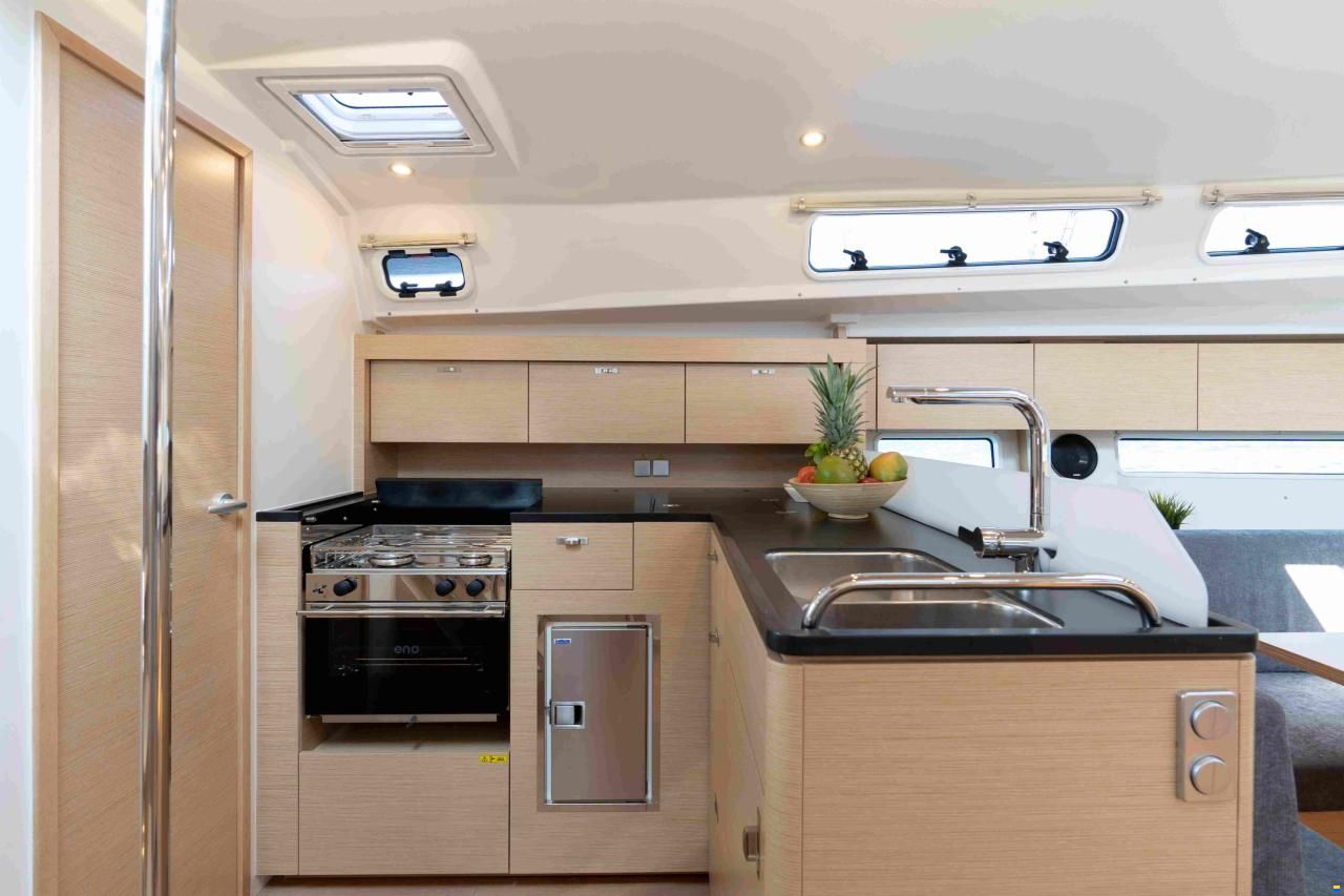 Hanse 410