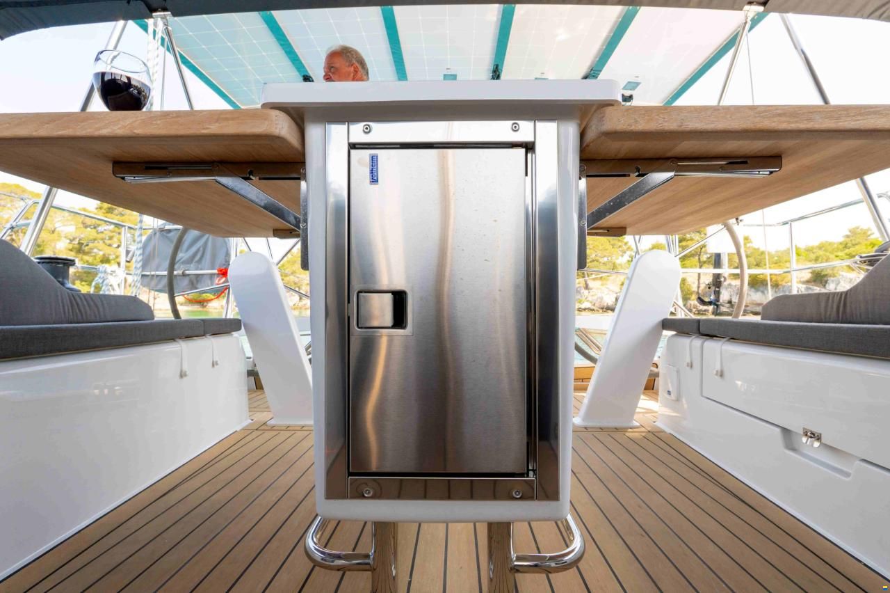 Hanse 410