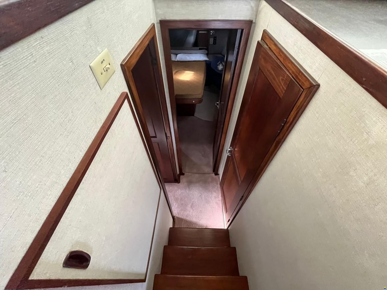 Hatteras 43