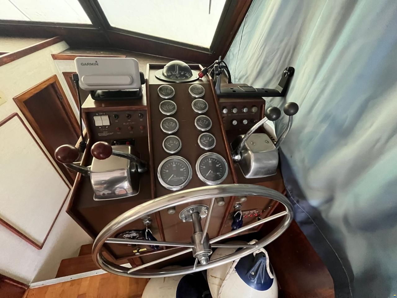 Hatteras 43