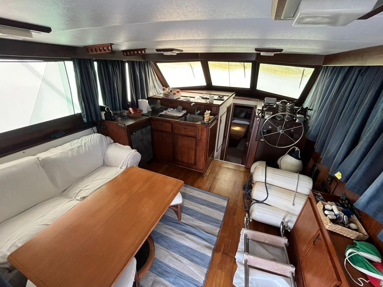 Hatteras 43