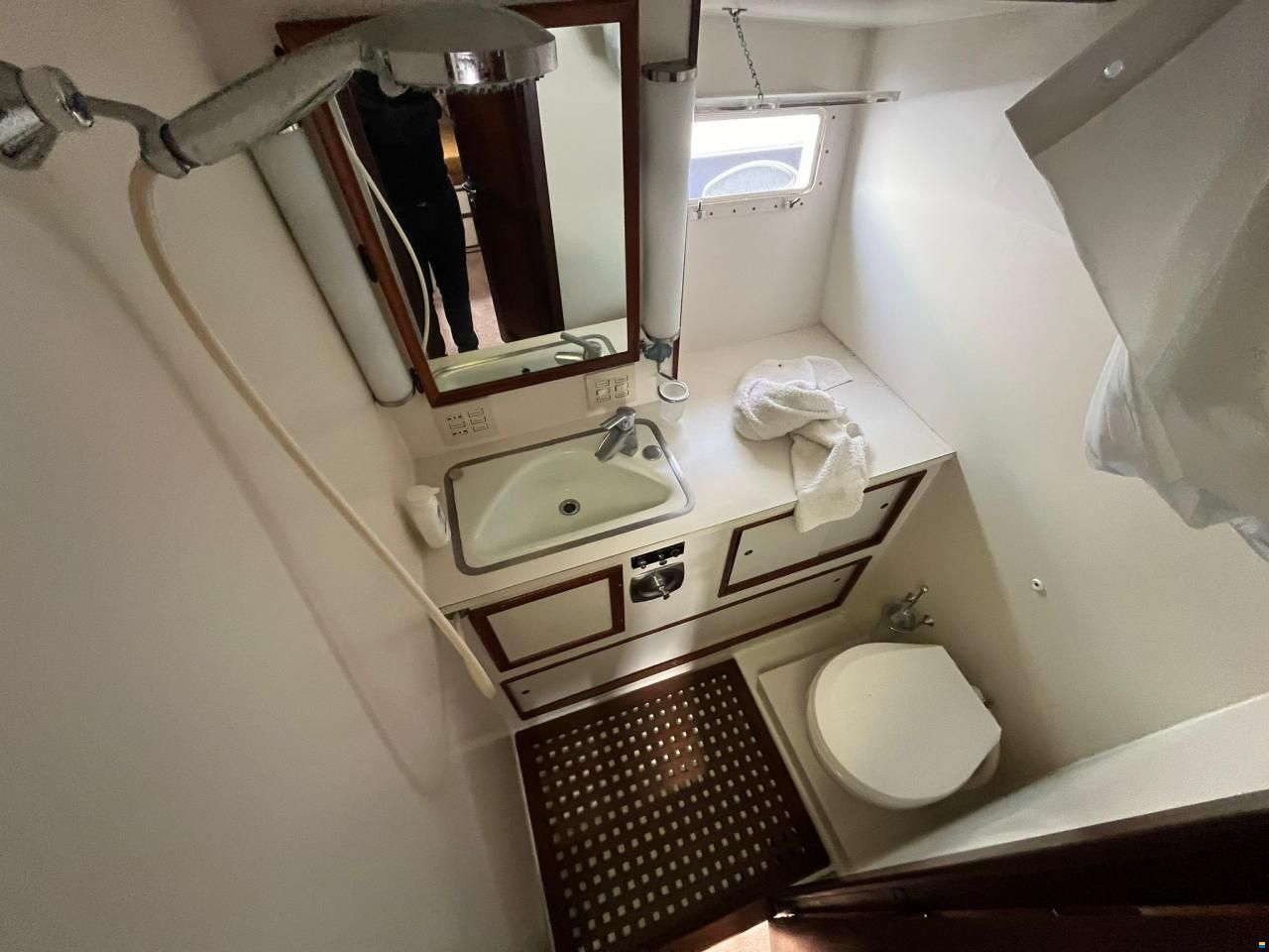 Hatteras 43