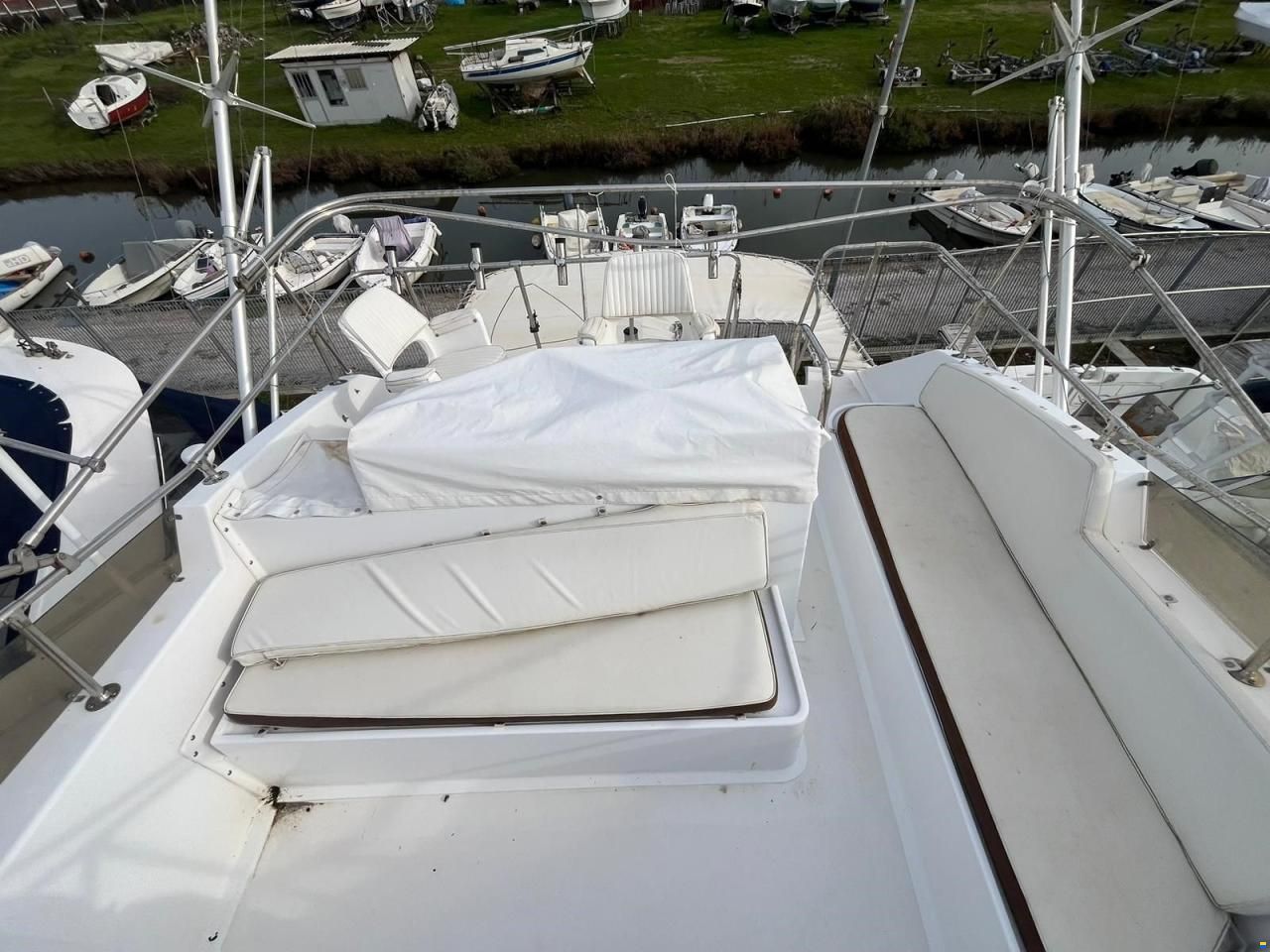 Hatteras 43
