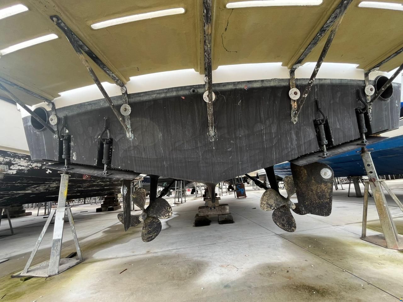 Hatteras 43