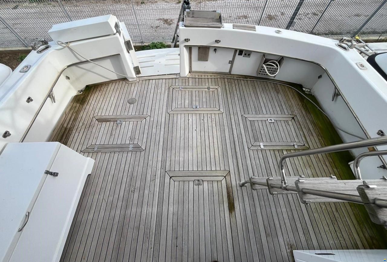 Hatteras 43