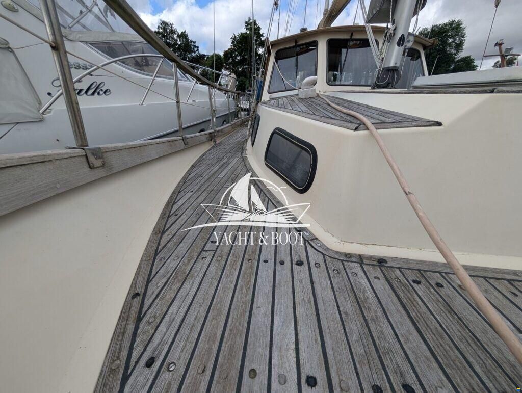 Nauticat 33