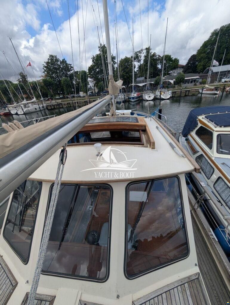 Nauticat 33