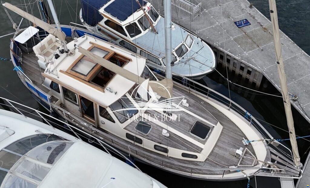 Nauticat 33