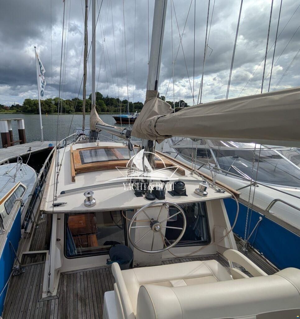 Nauticat 33