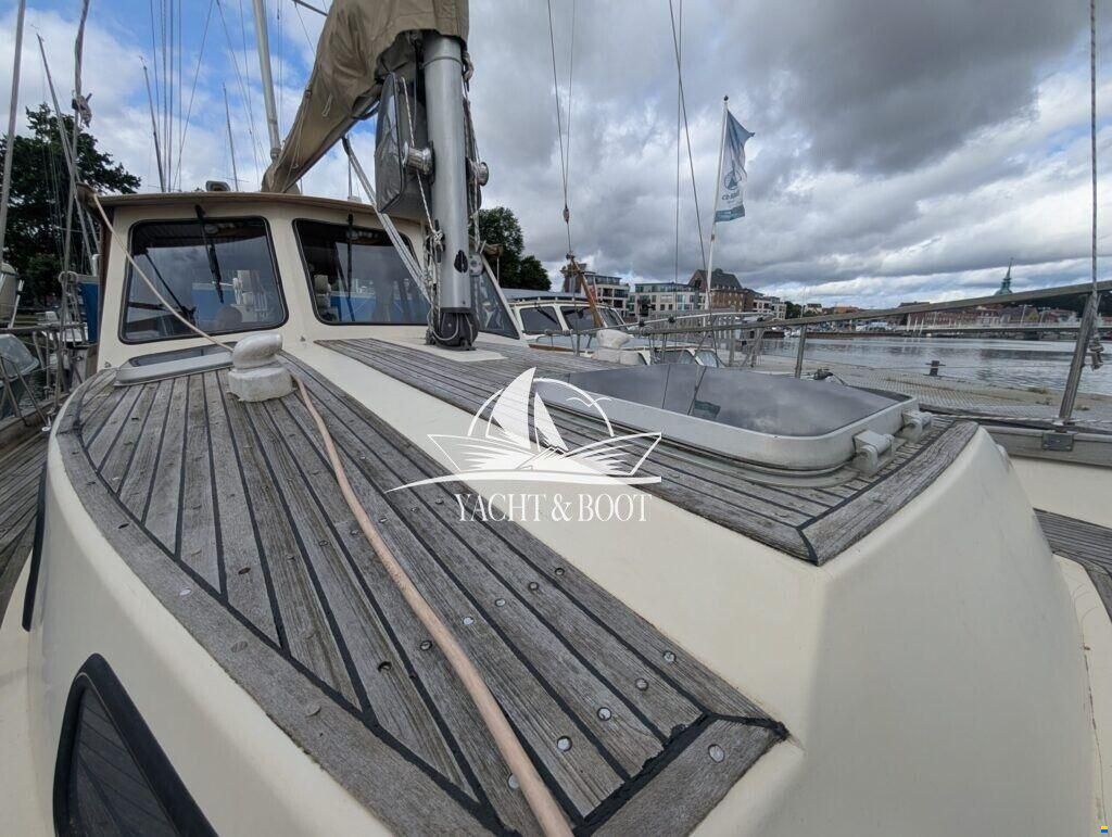 Nauticat 33