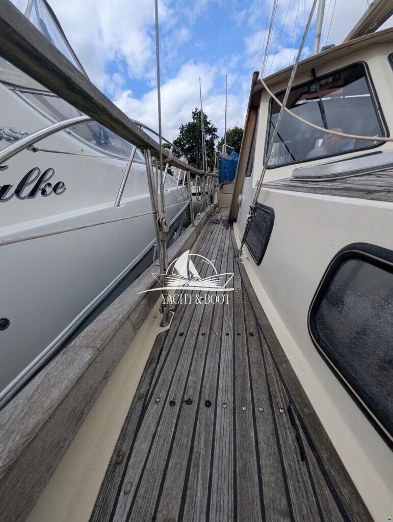 Nauticat 33