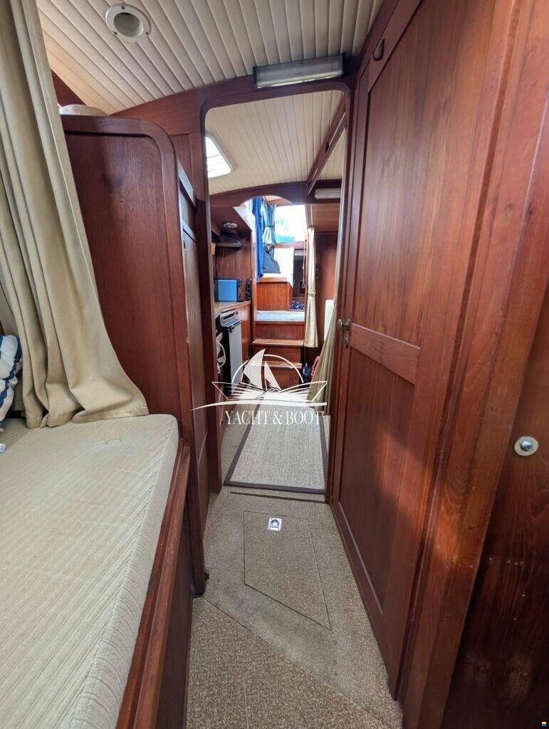 Nauticat 33