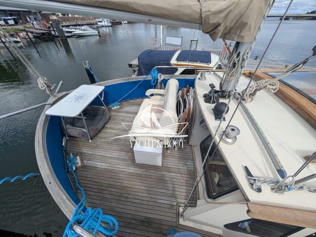 Nauticat 33