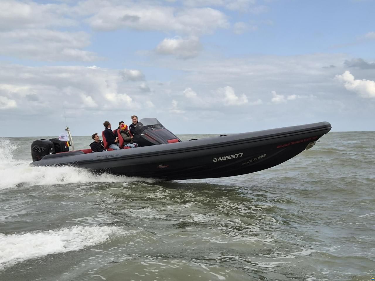 Technohull SEADNA999