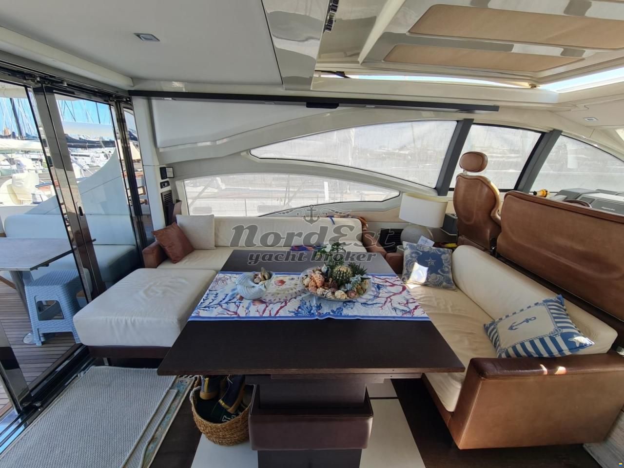 Azimut 62S