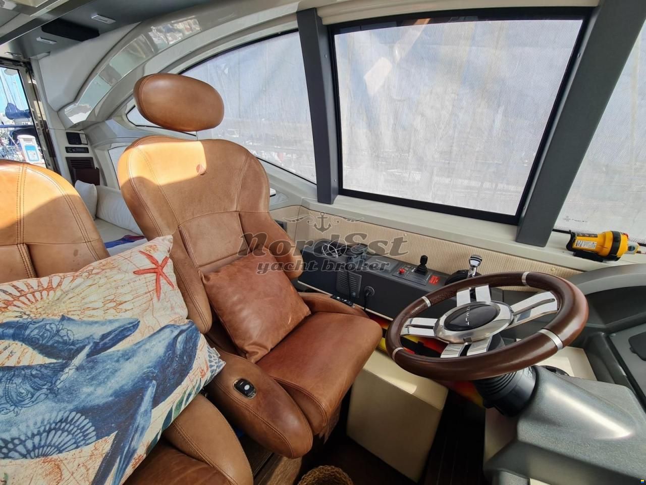 Azimut 62S