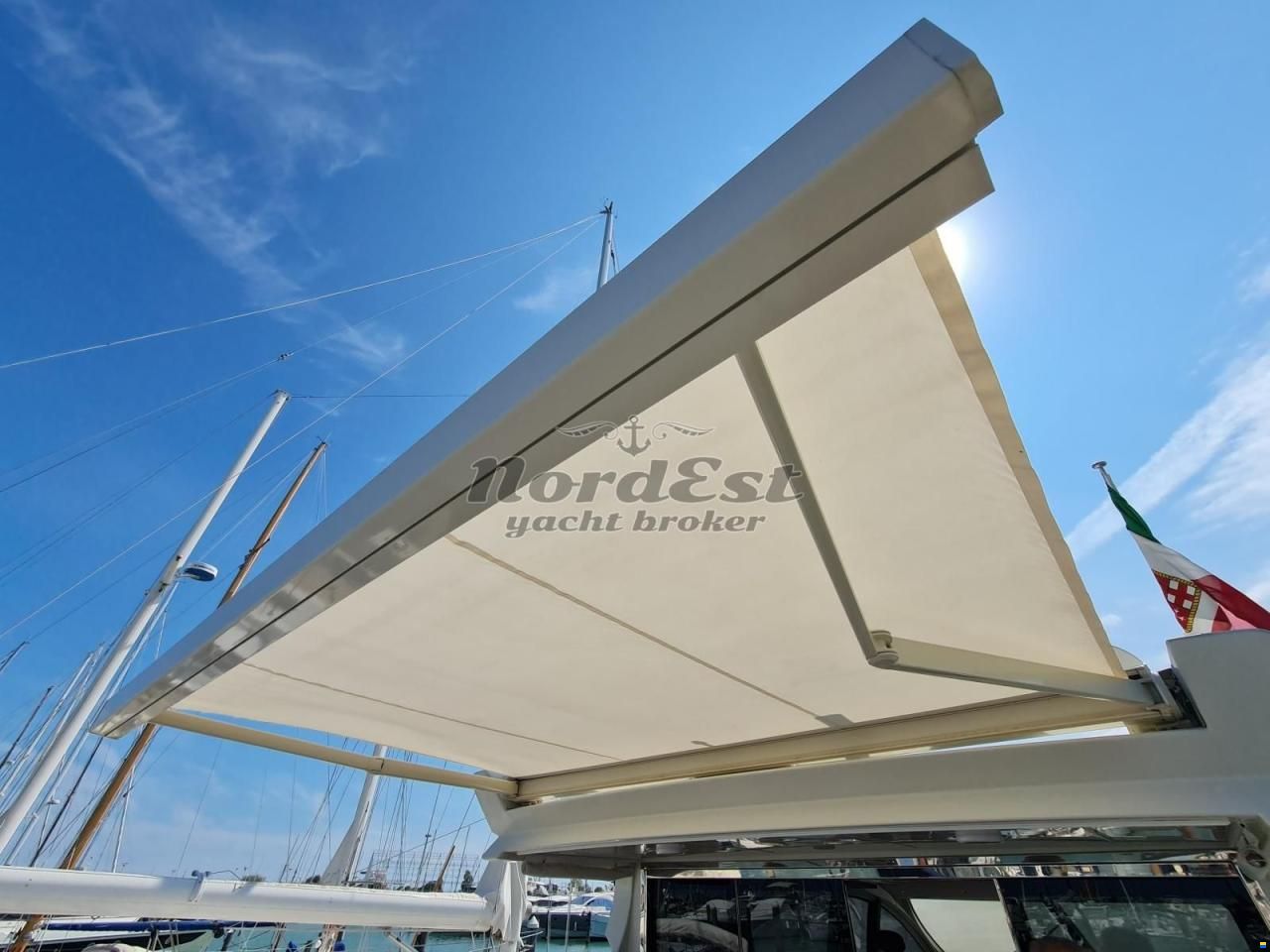 Azimut 62S