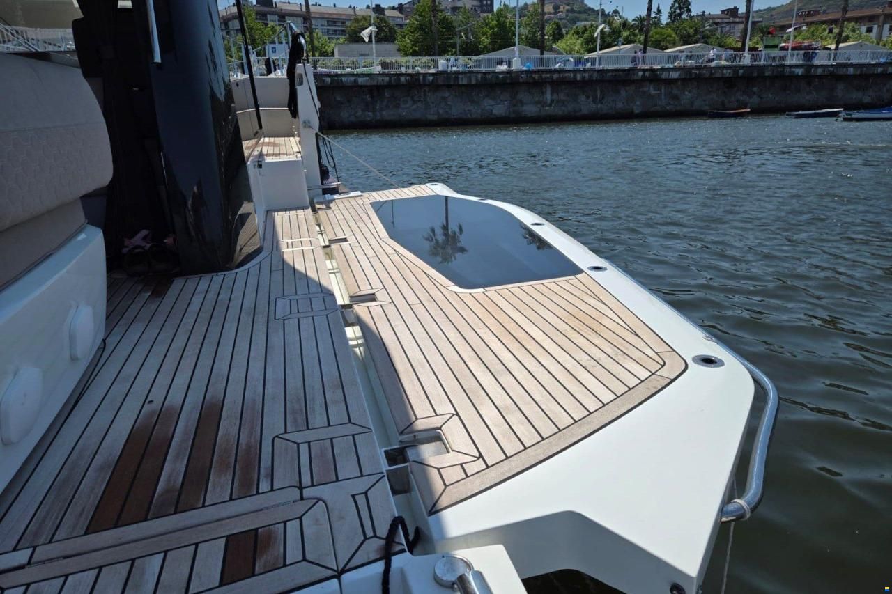 Galeon 440 Fly