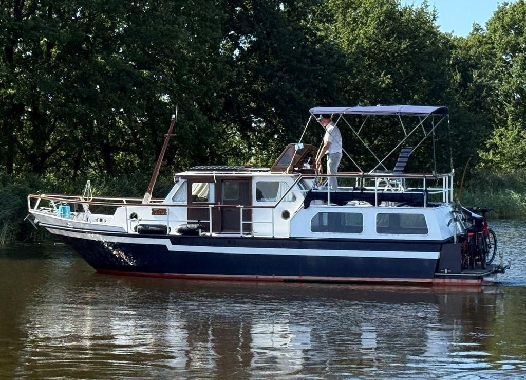 Heckkruiser 1030