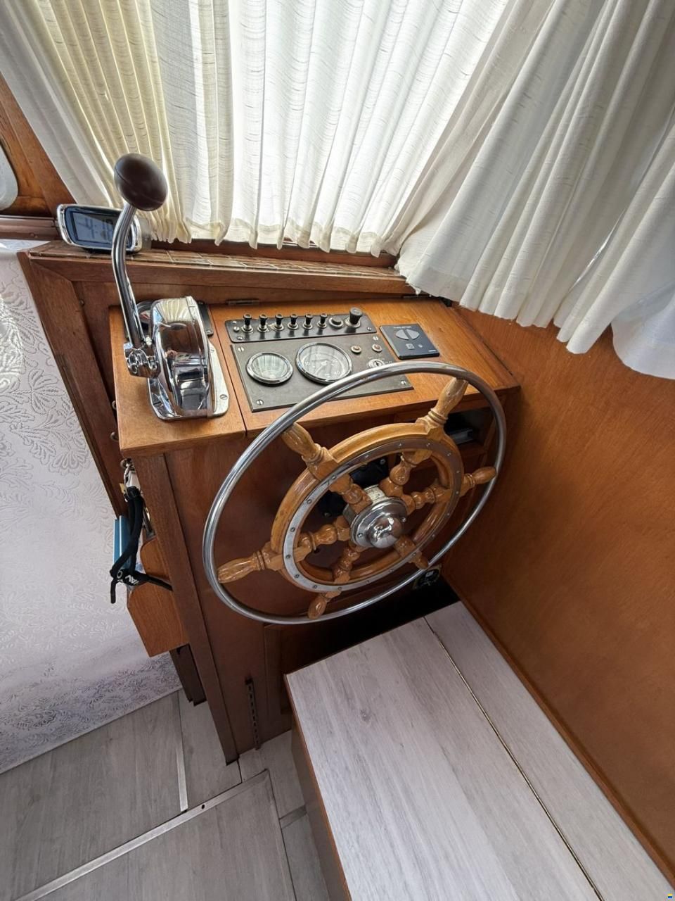 Heckkruiser 1030