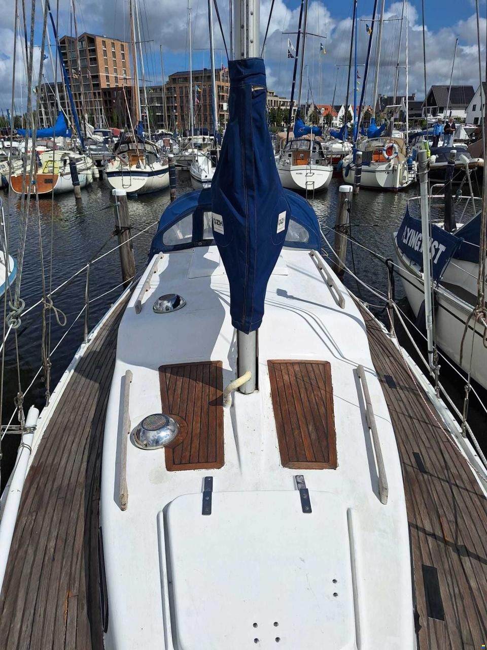 Albin Vega 27