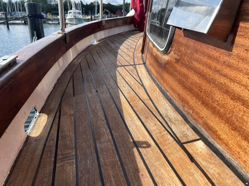 Nauticat 33