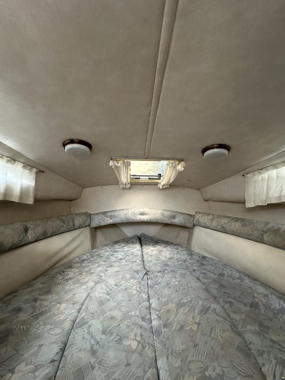 Sealine 200 S Cabin