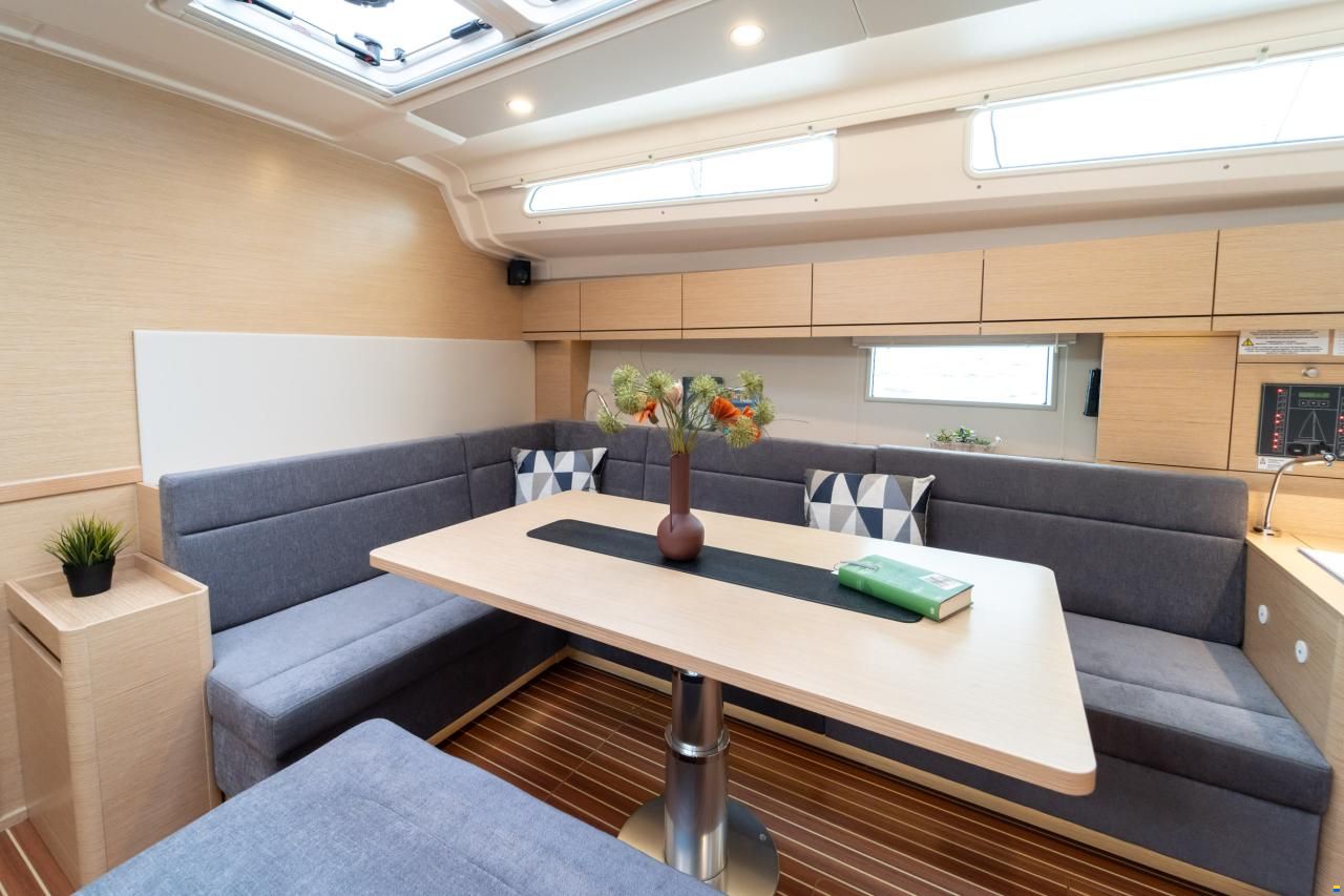 Hanse 508
