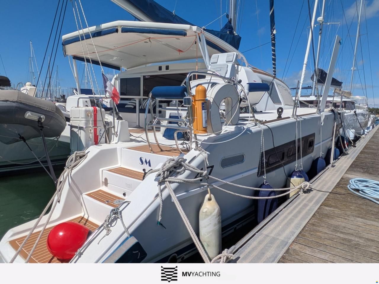 Catana 47