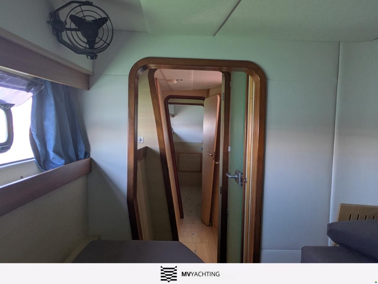 Catana 47