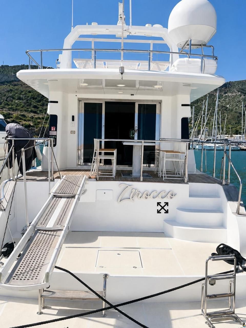Azimut 71 Fly