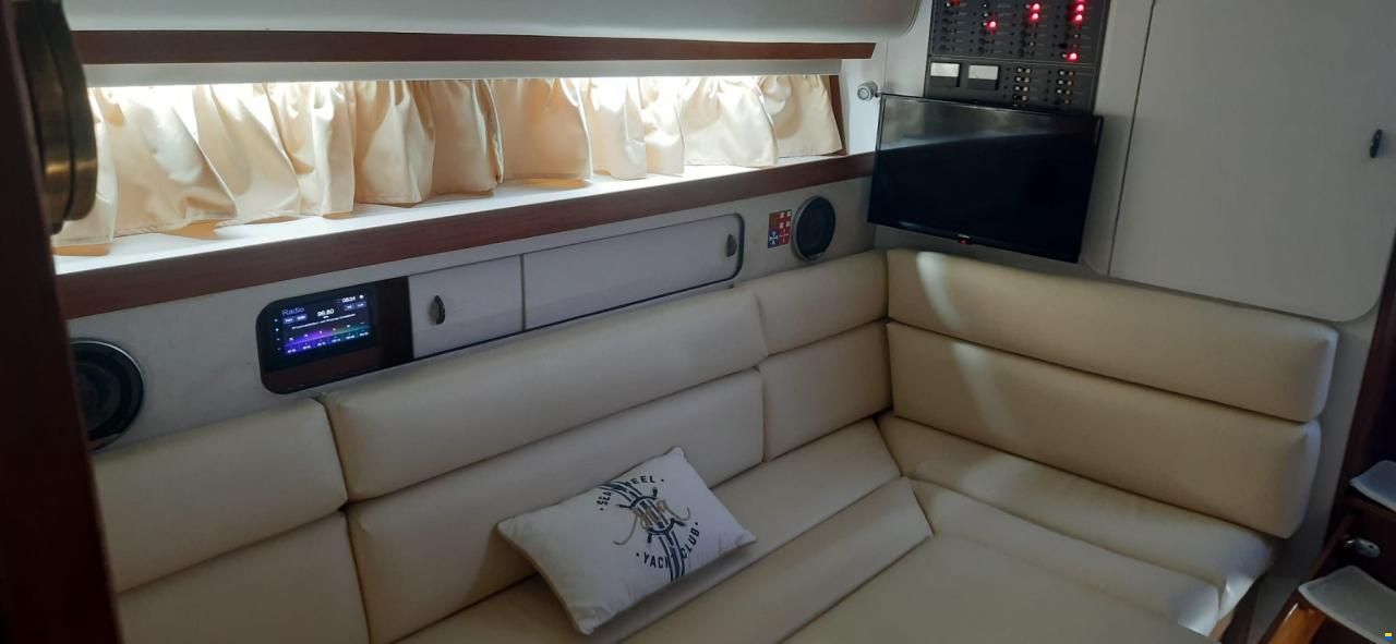 Tiara 3100 Natante