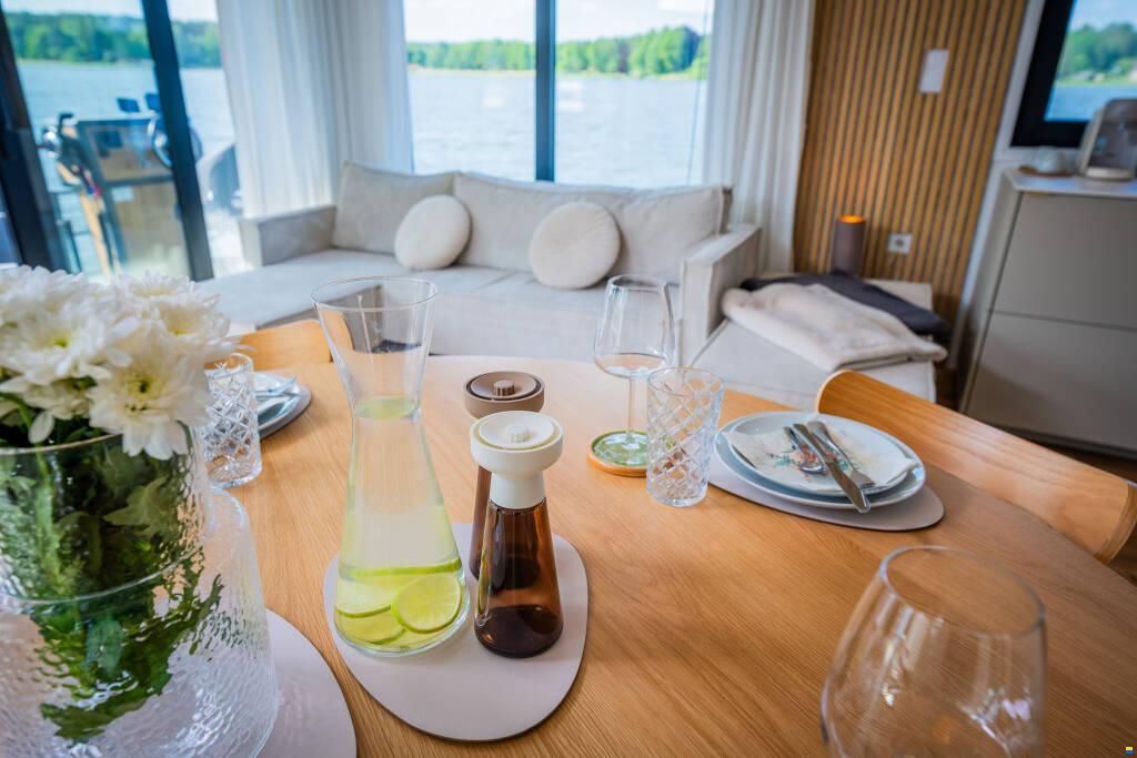 Woma Hausboot Wohnschiff D13