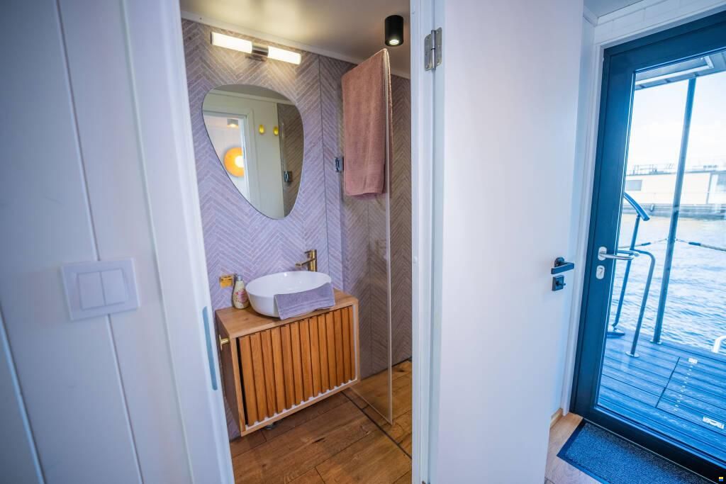 Woma Hausboot Wohnschiff D13