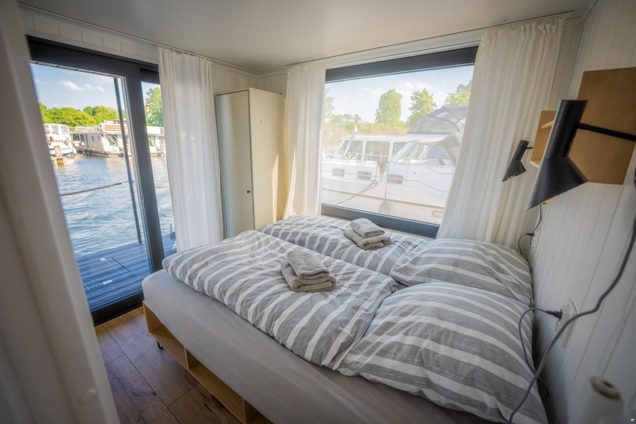 Woma Hausboot Wohnschiff D13