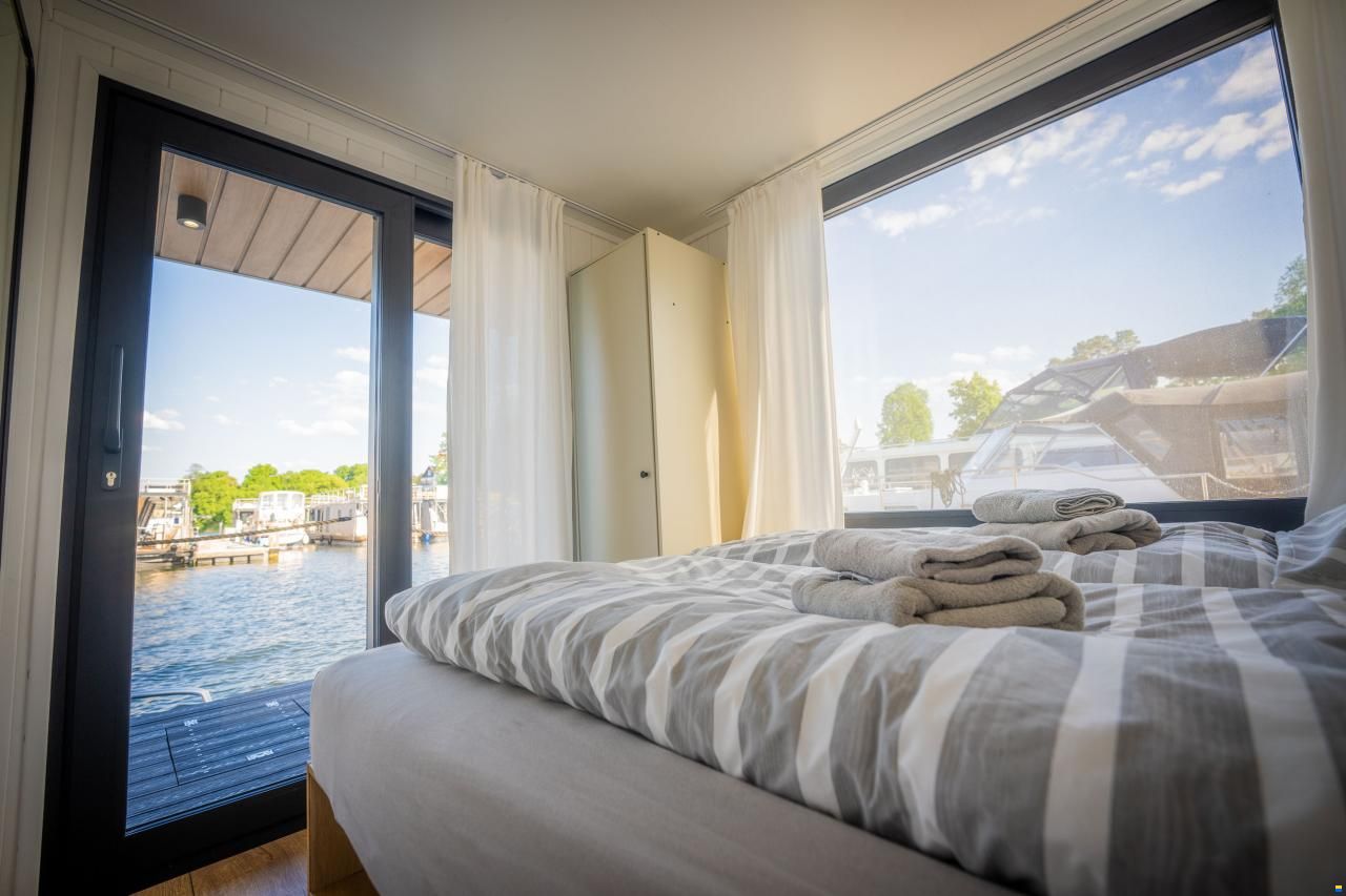 Woma Hausboot Wohnschiff D13