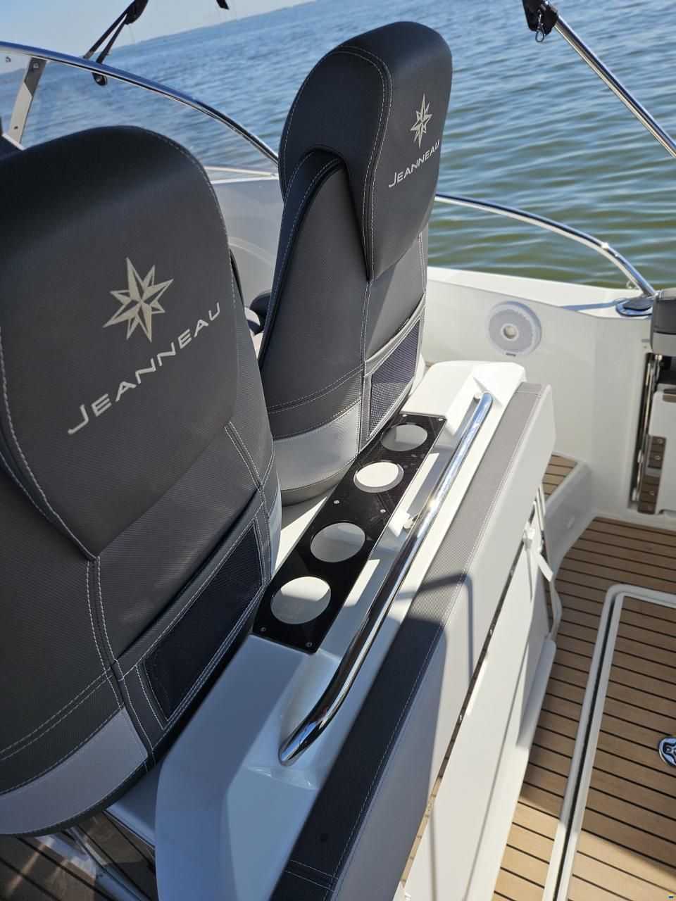 Jeanneau Cap Camarat 9.0 WA