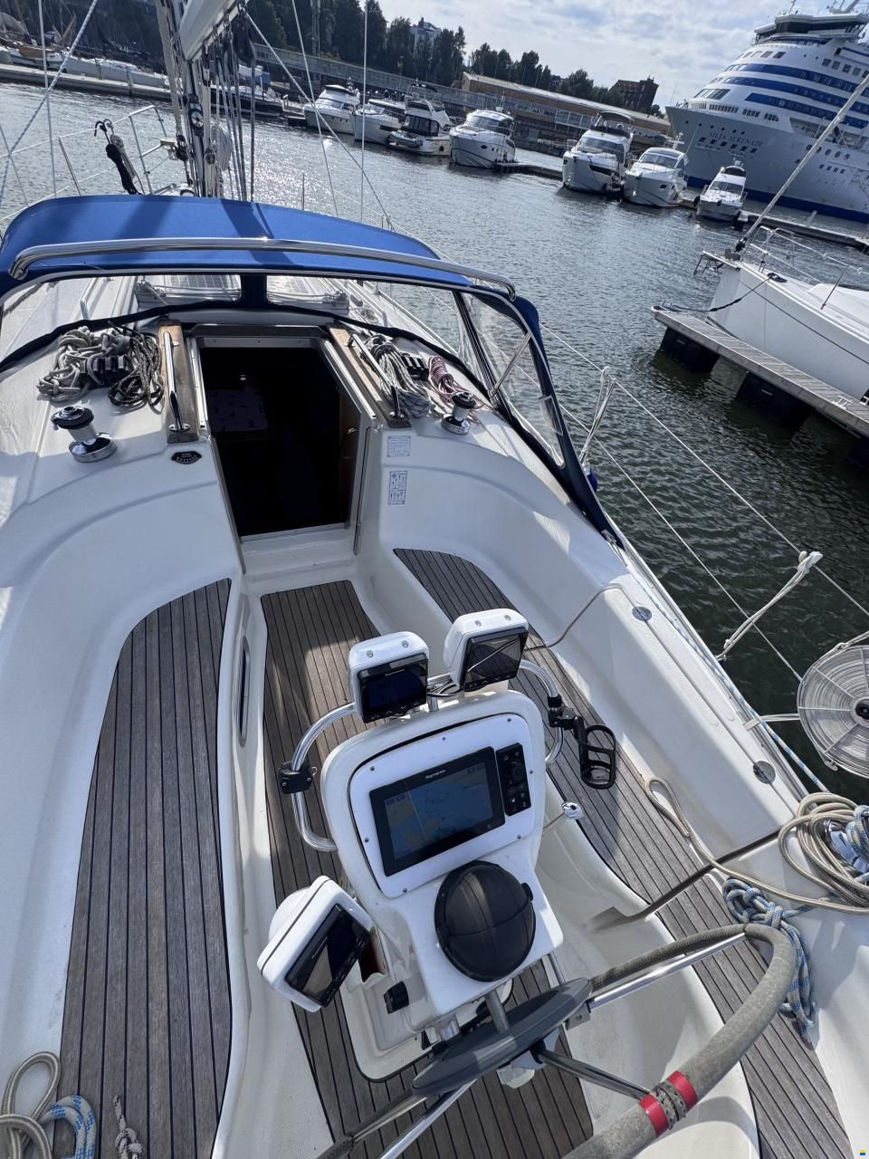Bavaria 32 cruiser -04