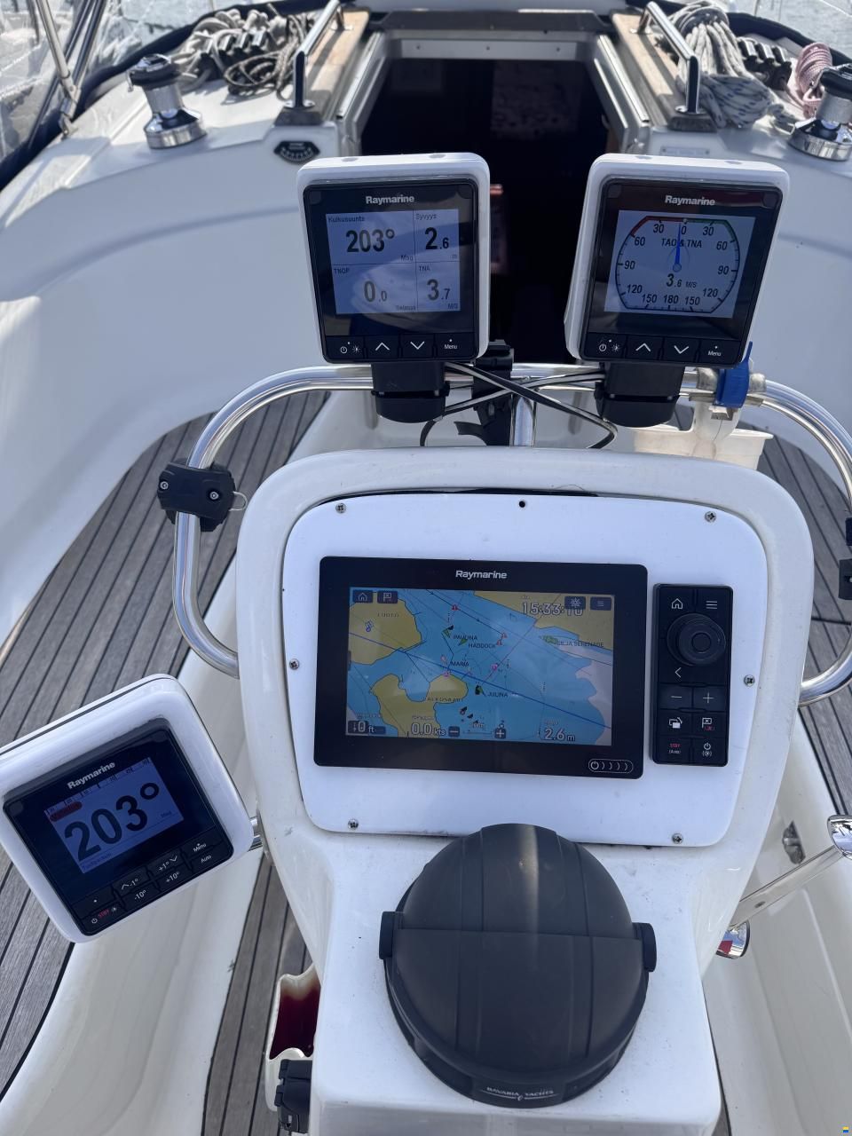 Bavaria 32 cruiser -04