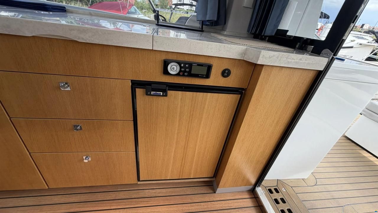Galeon 370 HTC