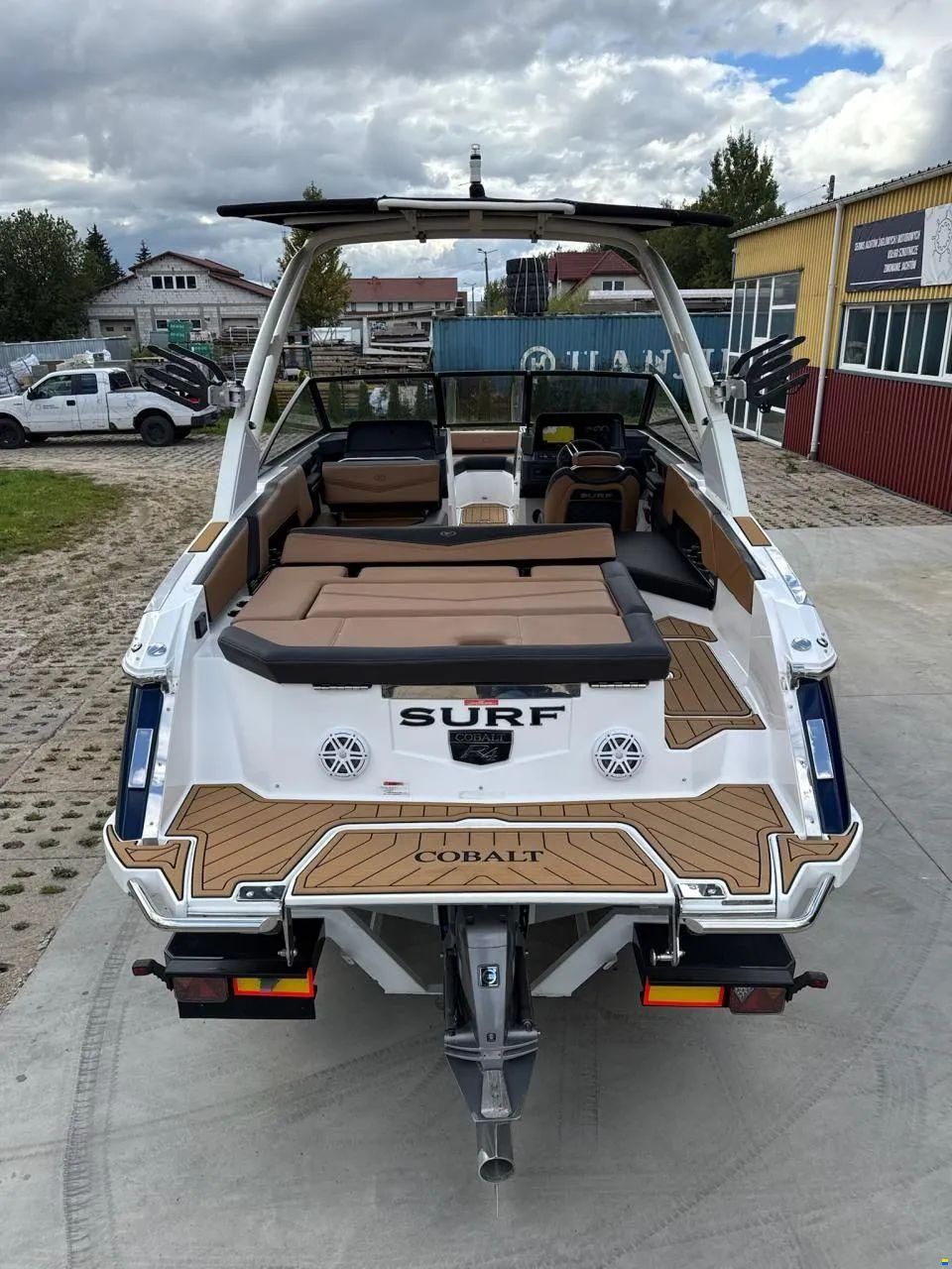Cobalt R4 Surf
