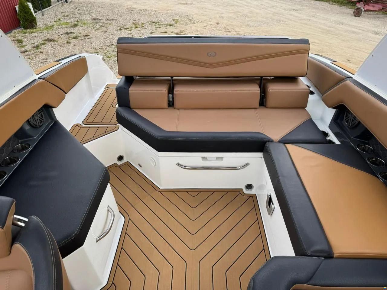Cobalt R4 Surf