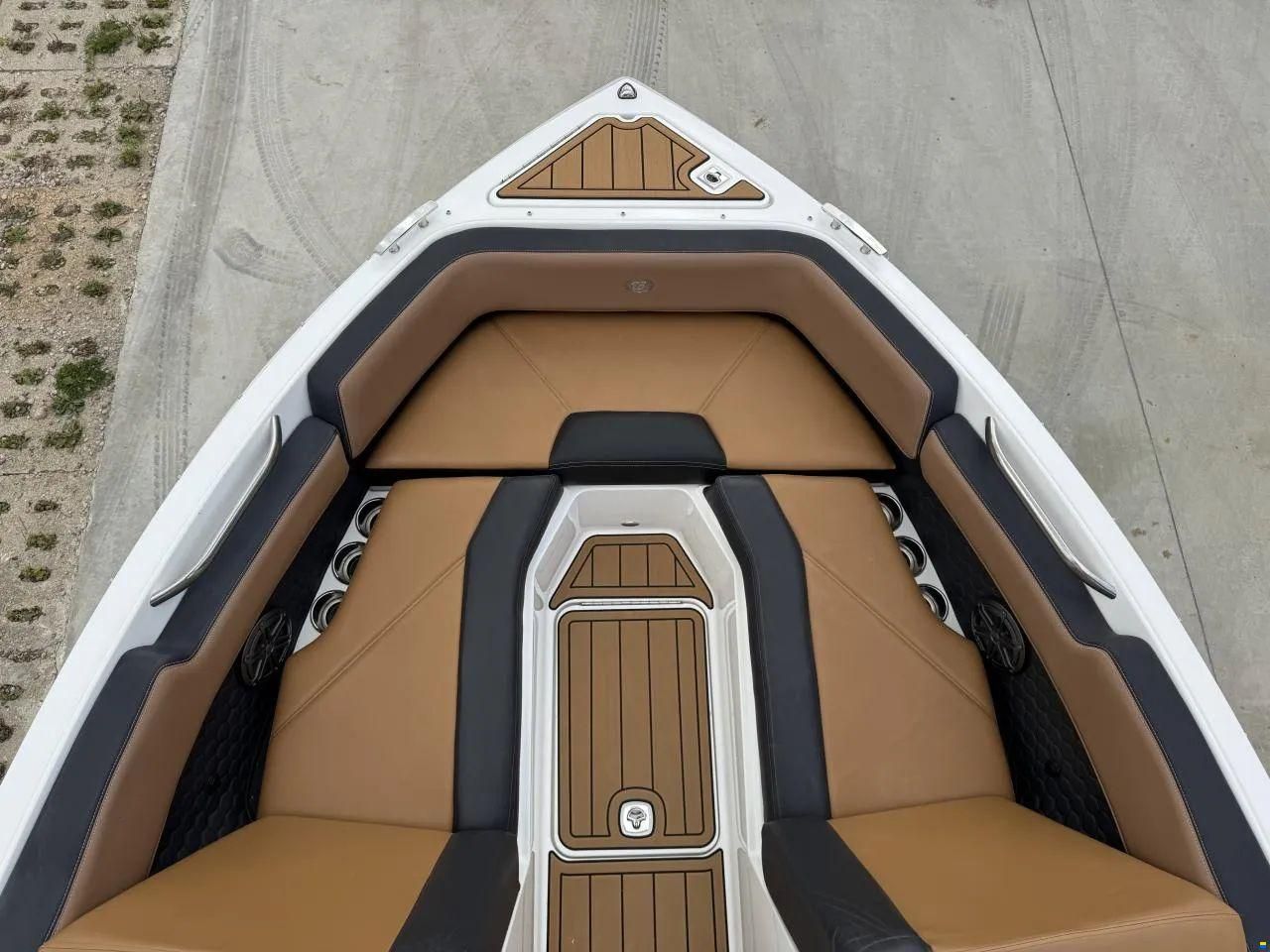 Cobalt R4 Surf