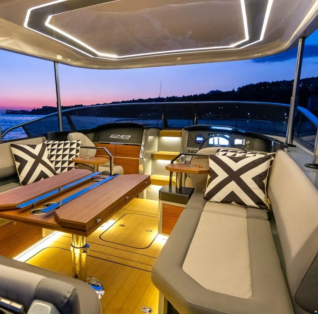Alfastreet 28 Cabin