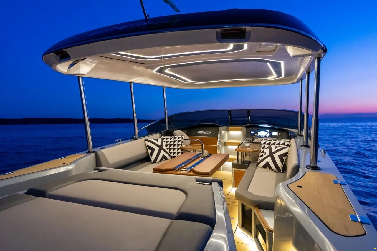 Alfastreet 32 Cabin